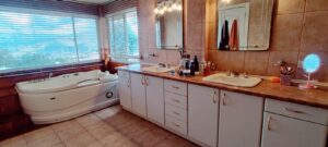 94235580505090220459603030423388272378391354834037888583381742227722505080993