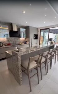 7389651 68055099956746185240253361049782528596639236131594395573839108991966972038298