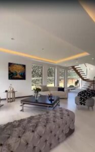 7389651 89728696860836449623026580061911665006119967509725622925397448840494274570708